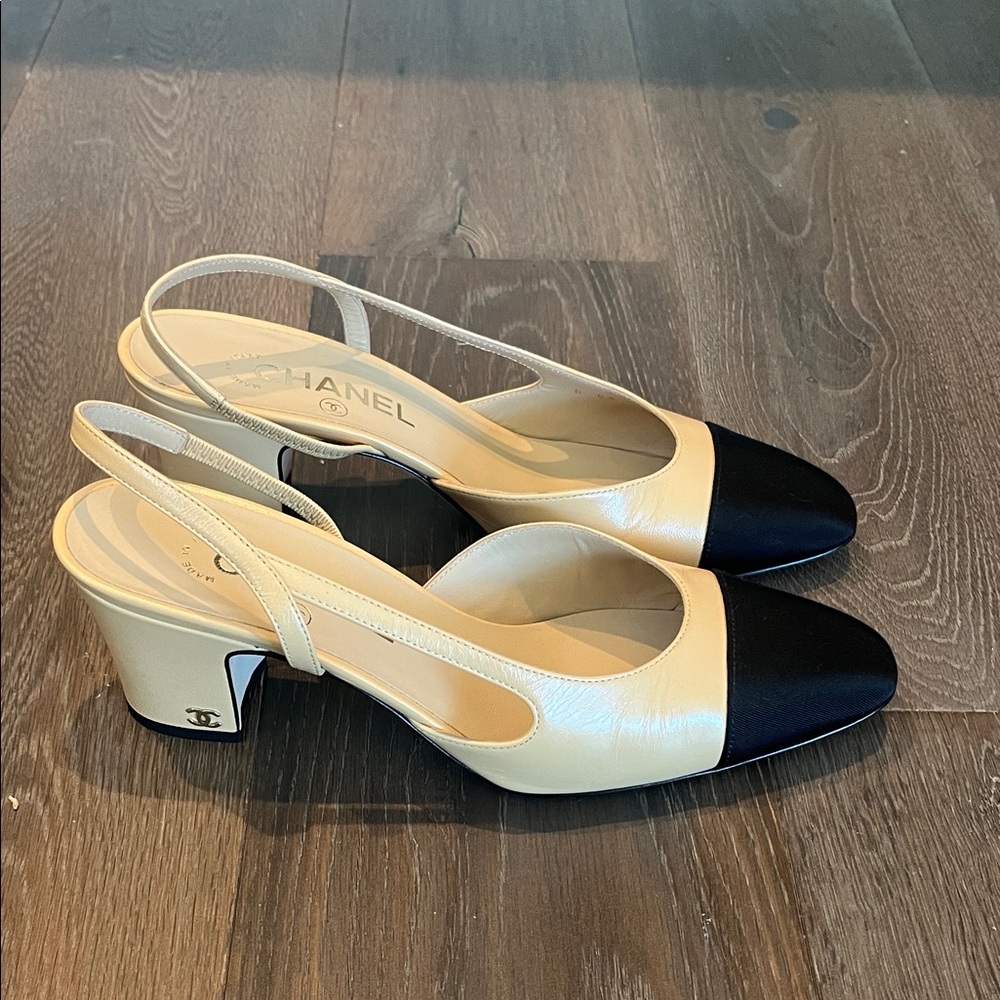 38.5 BRAND NEW CHANEL Two-Tone Beige and Black Heels - Picture 4 of 6